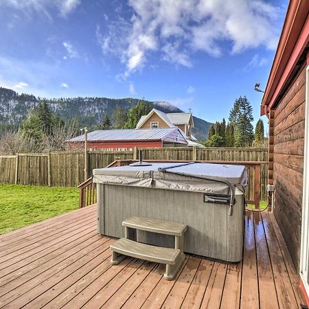 Lakefront Cabin With Stunning Mountain Views And Dock! Mineral Eksteriør billede