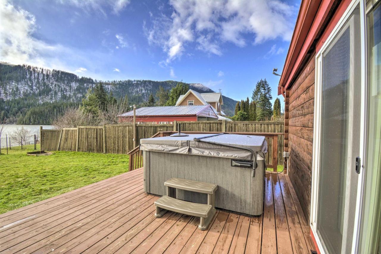 Lakefront Cabin With Stunning Mountain Views And Dock! Mineral Eksteriør billede