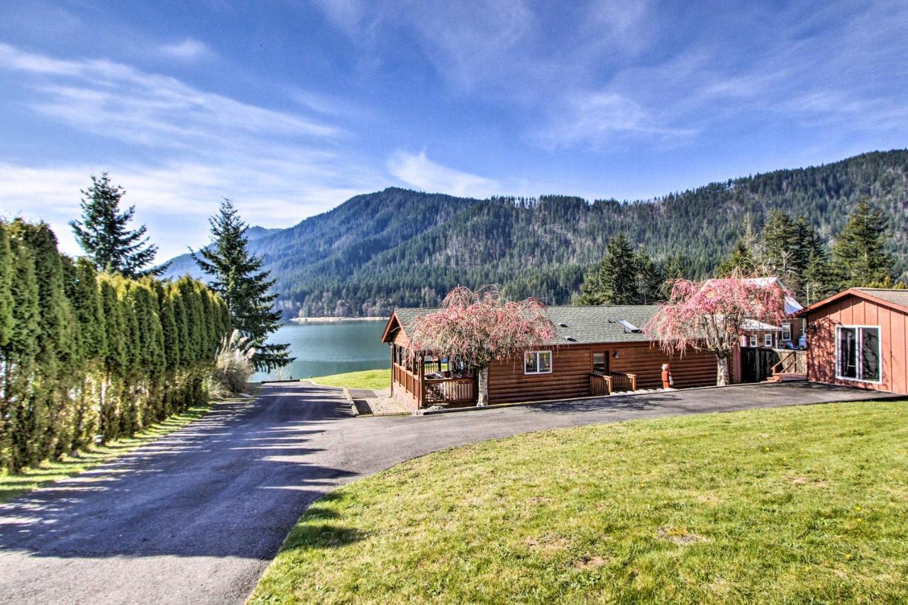 Lakefront Cabin With Stunning Mountain Views And Dock! Mineral Eksteriør billede