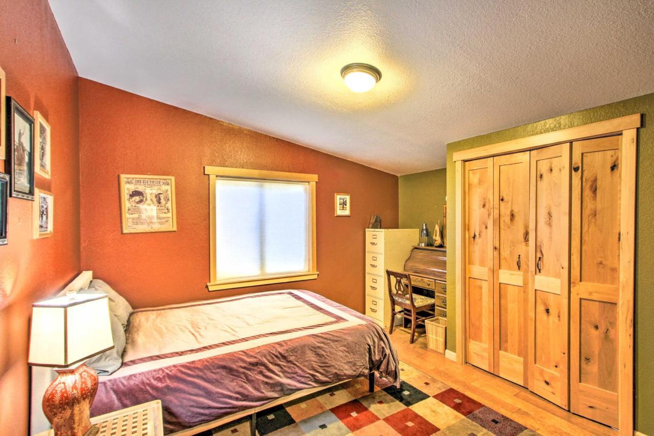 Lakefront Cabin With Stunning Mountain Views And Dock! Mineral Eksteriør billede
