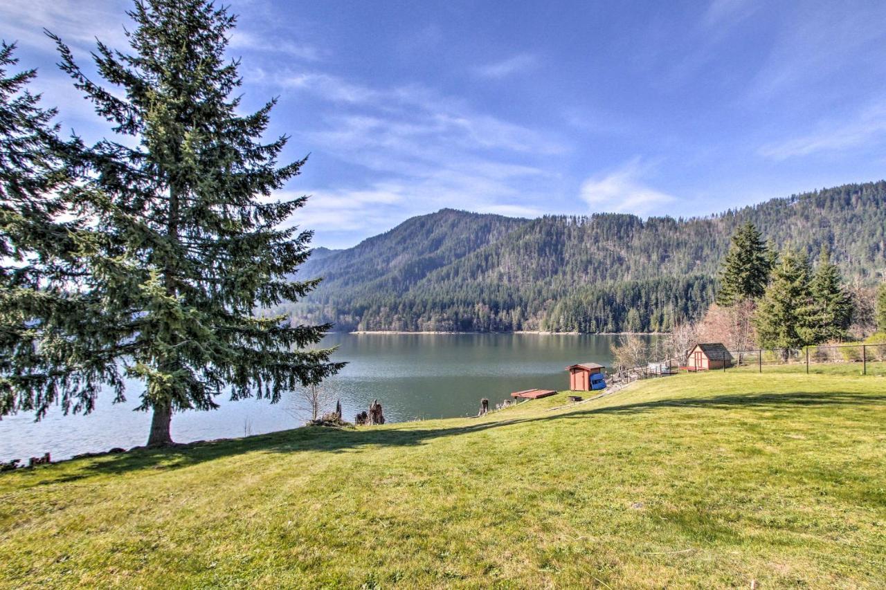 Lakefront Cabin With Stunning Mountain Views And Dock! Mineral Eksteriør billede