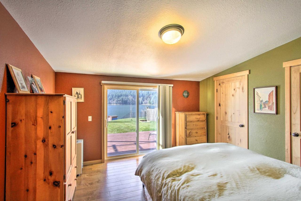 Lakefront Cabin With Stunning Mountain Views And Dock! Mineral Eksteriør billede