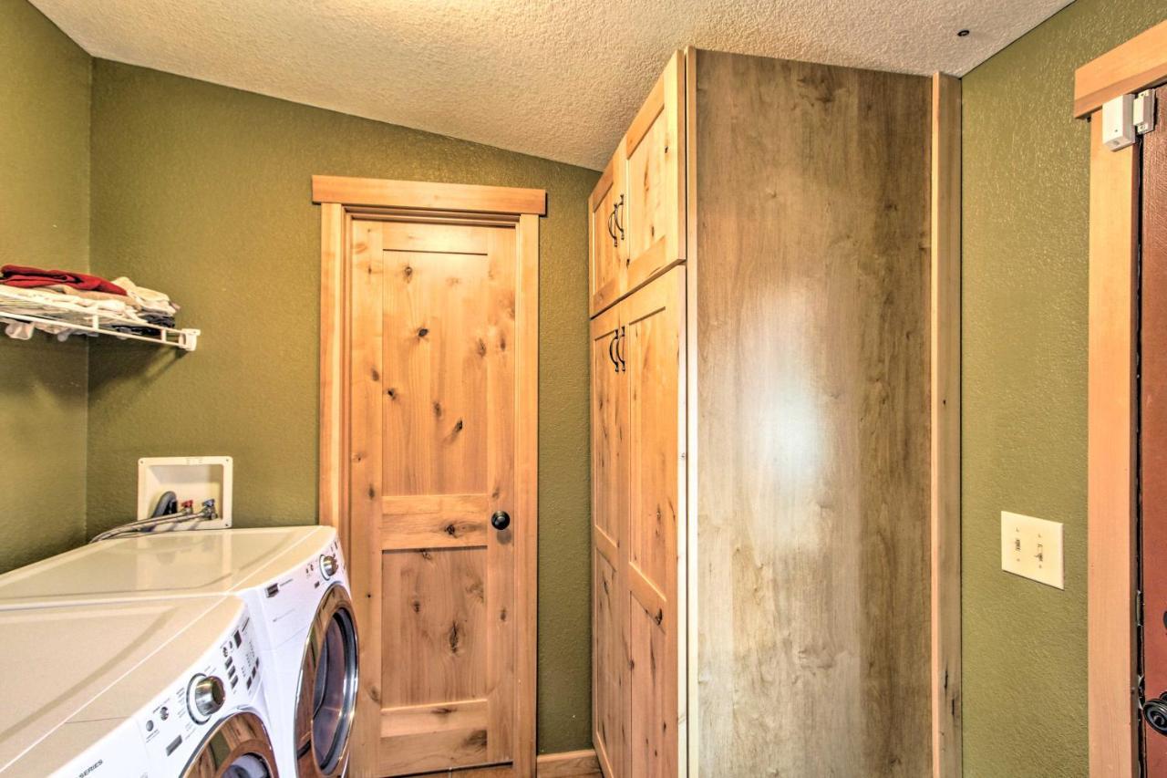 Lakefront Cabin With Stunning Mountain Views And Dock! Mineral Eksteriør billede